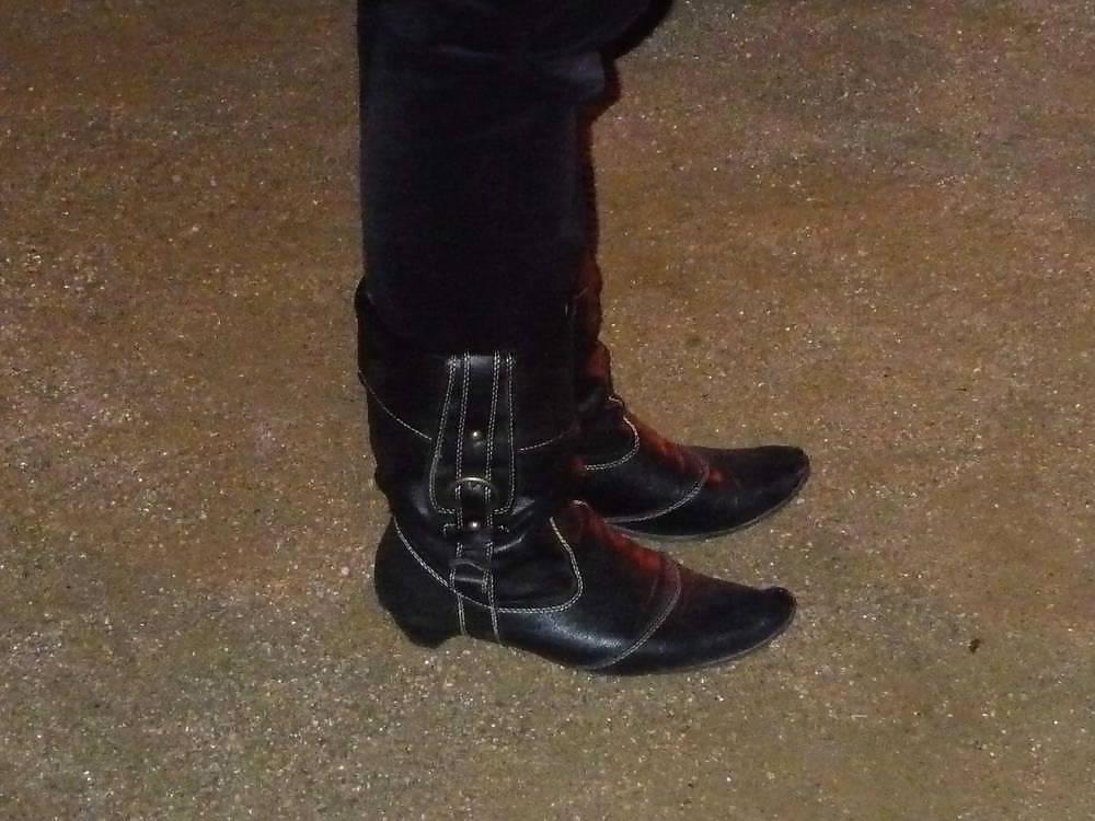 14P Japanese Candids - Feet on the Street 23