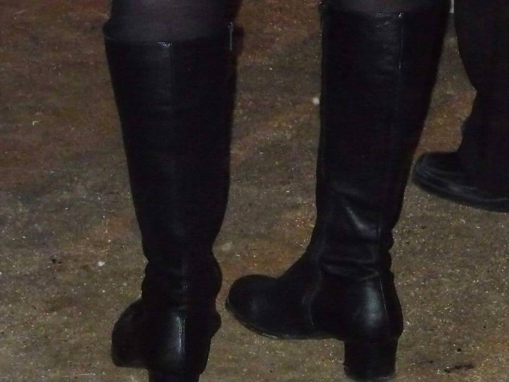 14P Japanese Candids - Feet on the Street 23