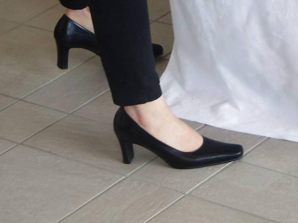 16P Japanese Candids - Feet on the Street 24