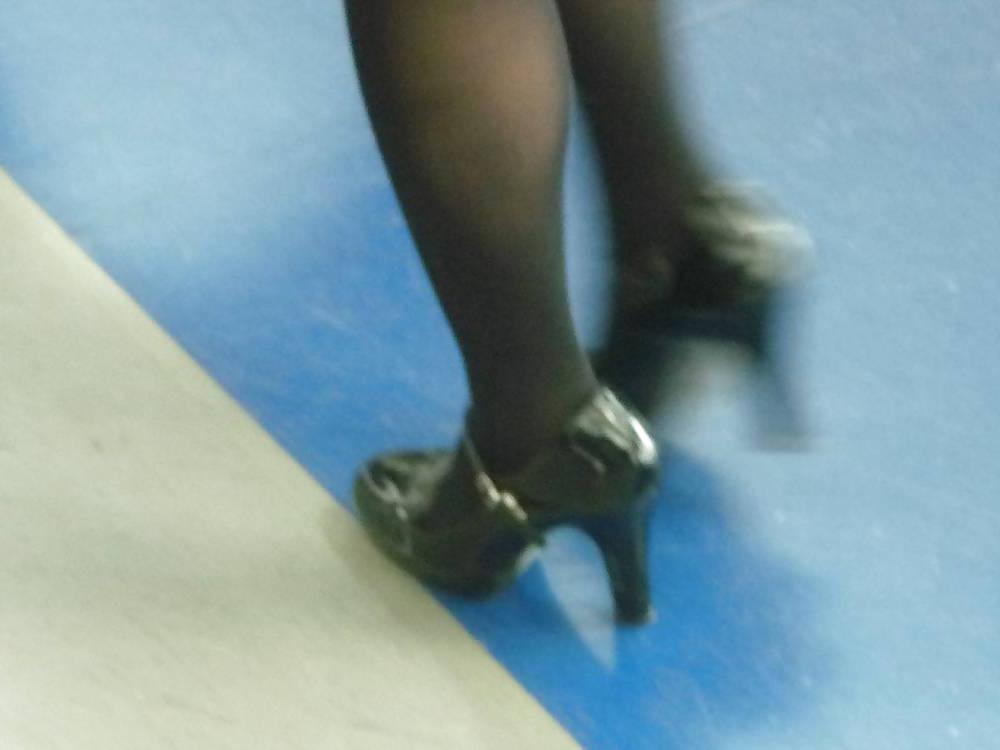 16P Japanese Candids - Feet on the Street 24