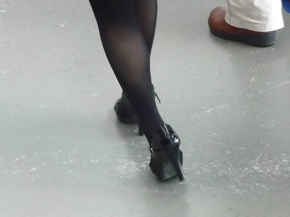 16P Japanese Candids - Feet on the Street 24