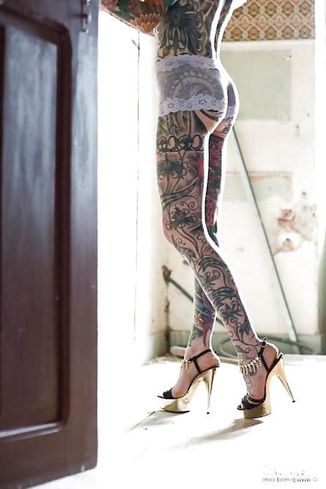 25P SEXY TATTOO BABES 2