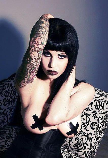25P SEXY TATTOO BABES 2