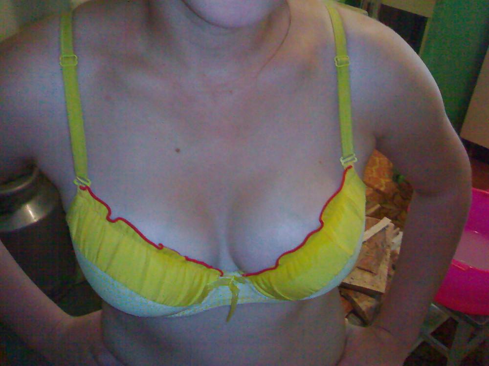 25P Ex German girlfriend 18 yo