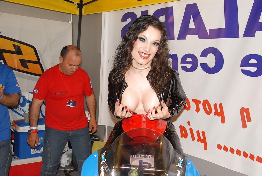 25P 2010 Greek erotic show