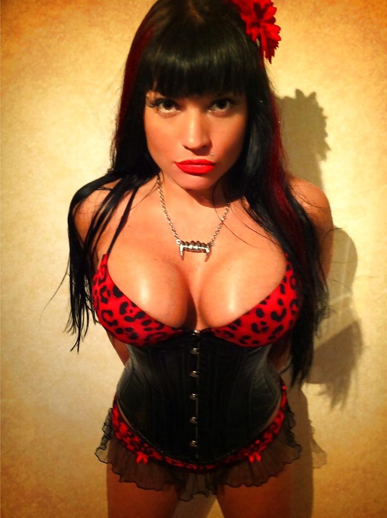 24P Few more Punker chicks. tattooed. emo. rockabilly.
