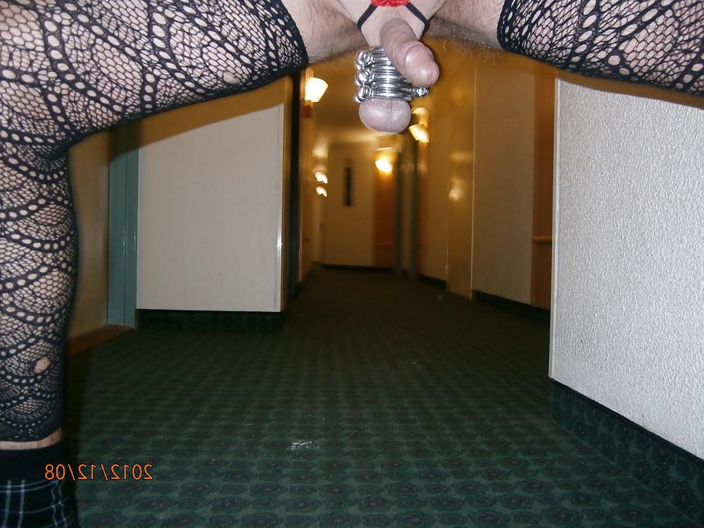 10P Public exhib masturbation queue sexe bite salope cochonne