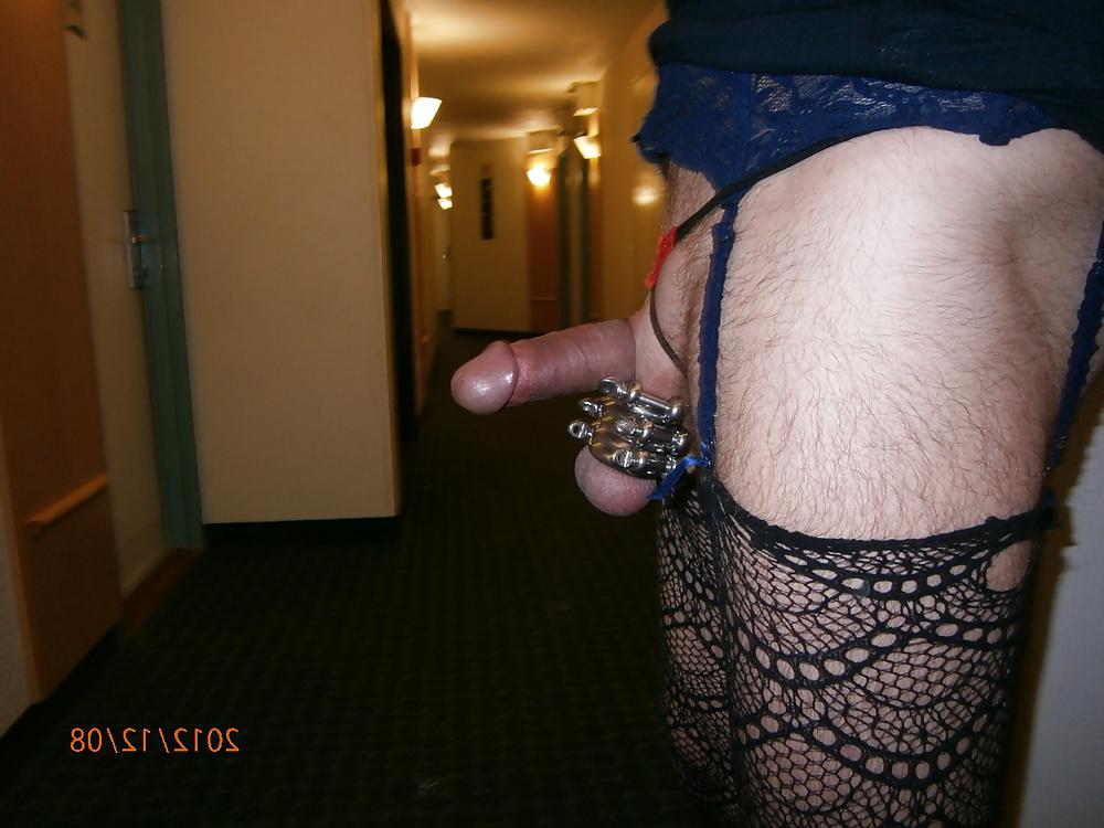 10P Public exhib masturbation queue sexe bite salope cochonne