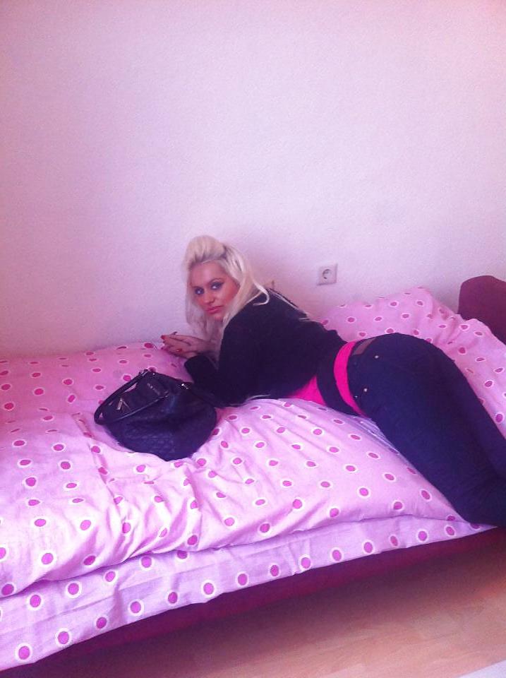 24P Croatian girl: Senada