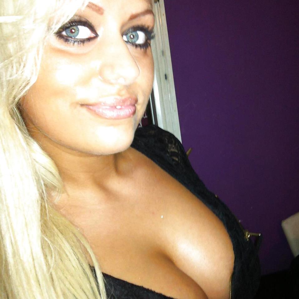 24P Croatian girl: Senada