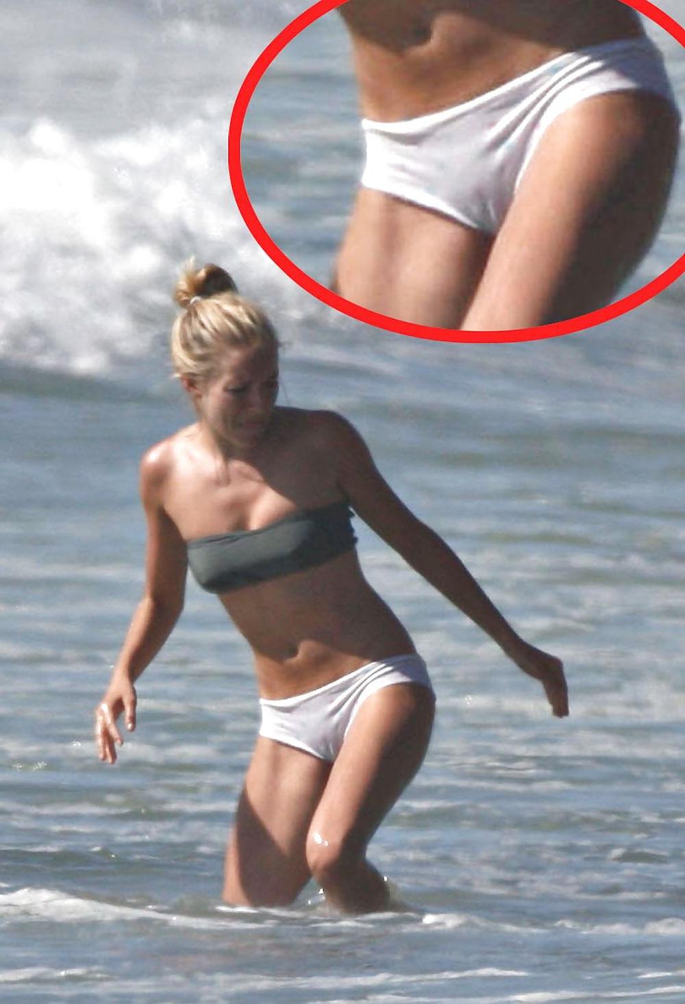 25P Celebrities #rec Pussy Camel toes Upskirts Booty HQG8