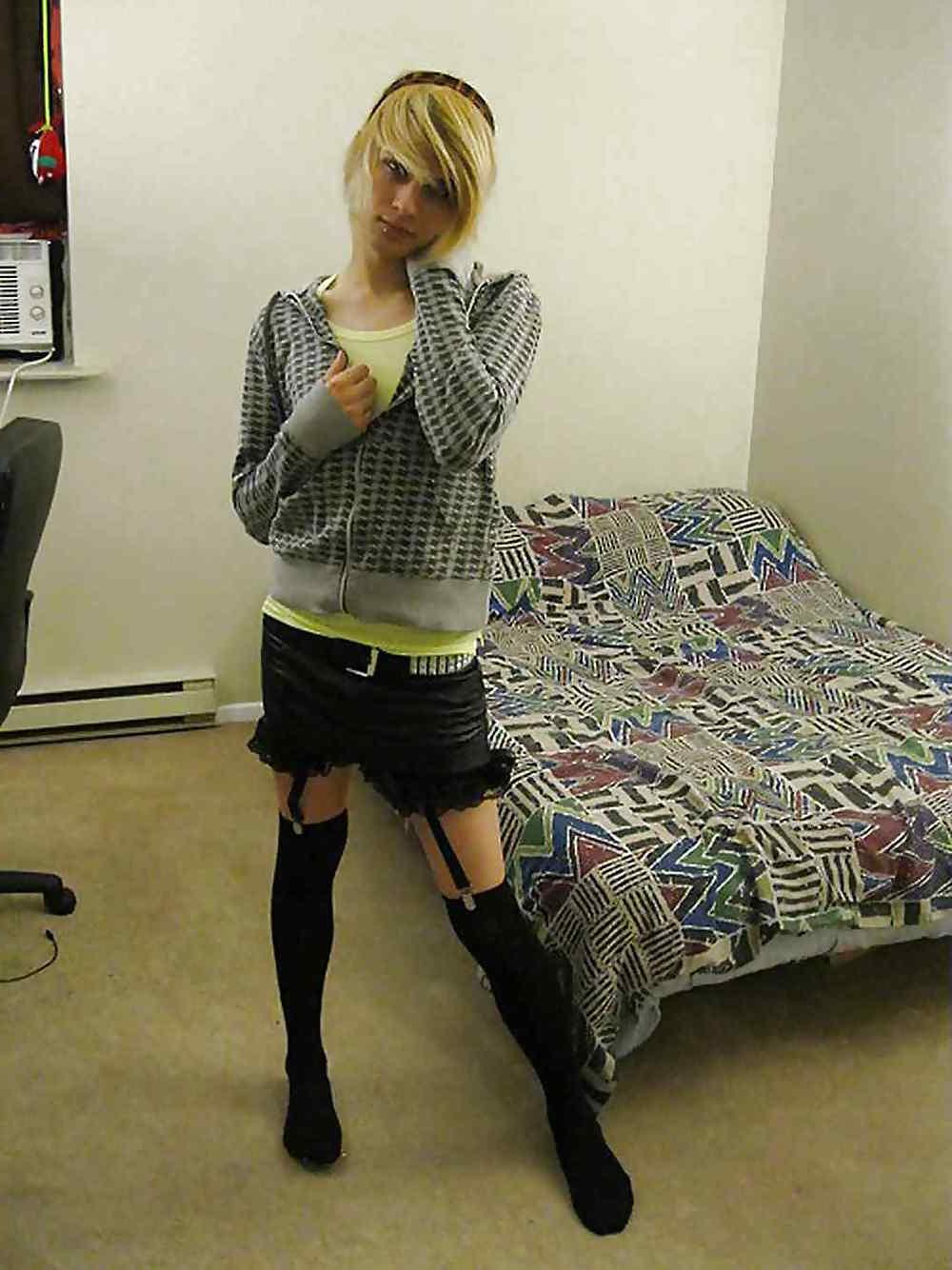 25P Shemales love stockings