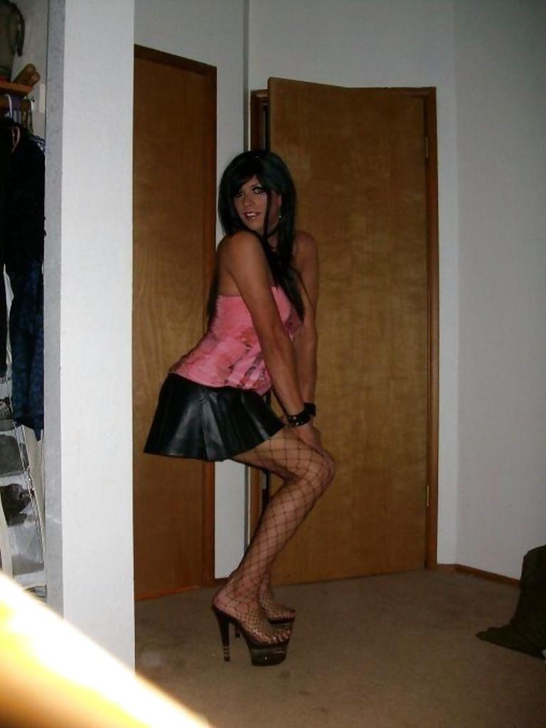 25P Shemales love stockings