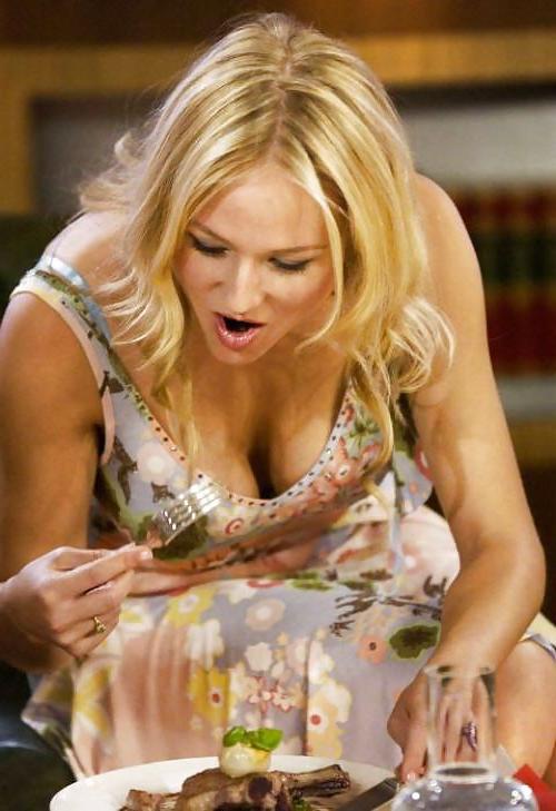 25P Beautiful Celebs Nipslip 5 by Voyeur TROC
