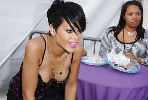 25P Beautiful Celebs Nipslip 5 by Voyeur TROC