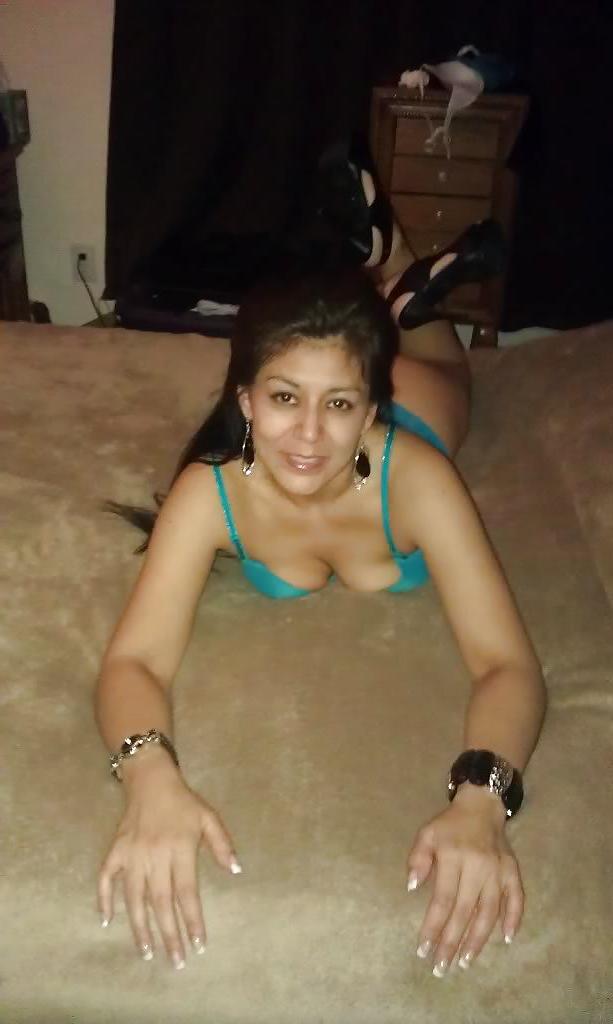 25P Latina milfy fat pussy and booty (with vids)