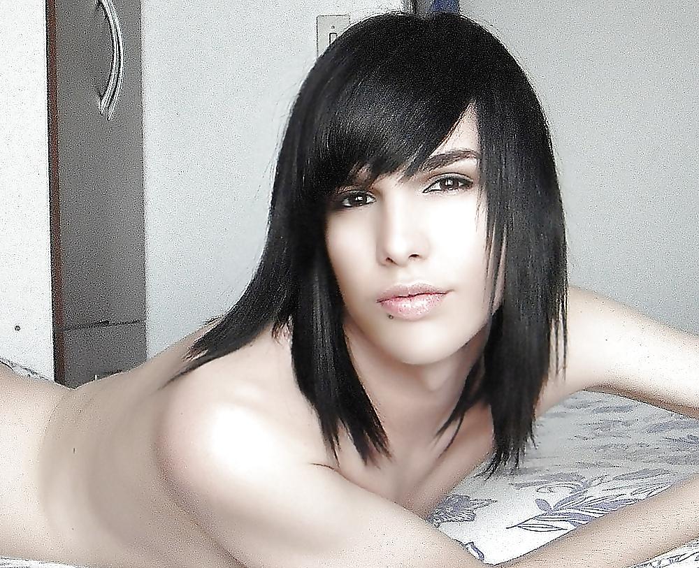 25P Series of young T-Girls, shemales and crossdresser