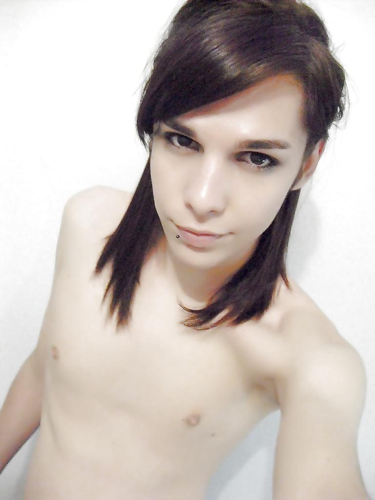 25P Series of young T-Girls, shemales and crossdresser