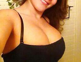 7P Big boobs slutty mom