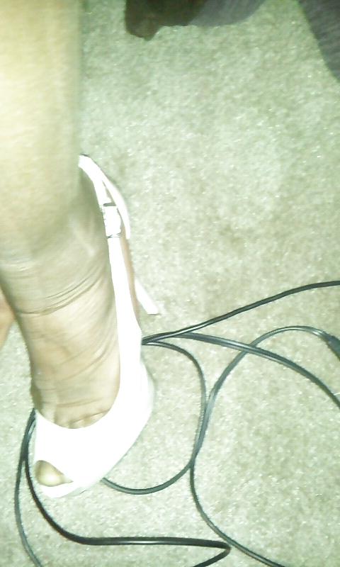 25P Stepmom's Heels and torn sheer pantyhose
