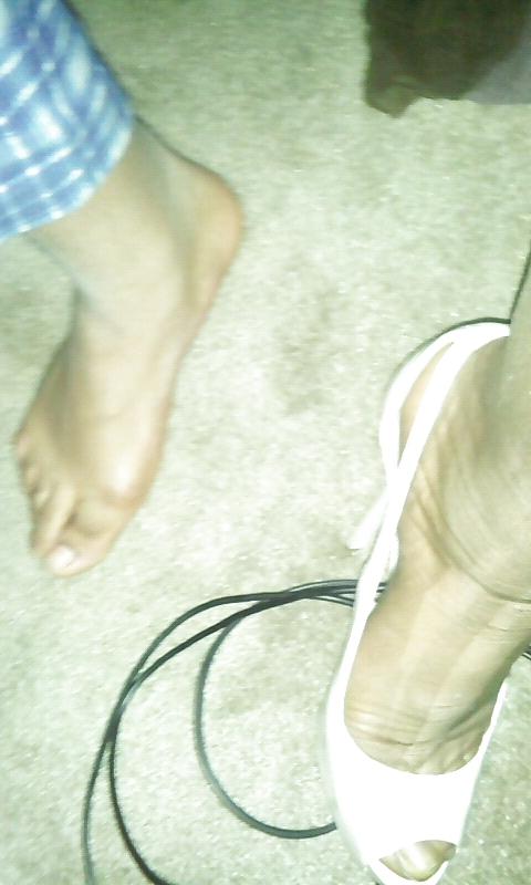25P Stepmom's Heels and torn sheer pantyhose
