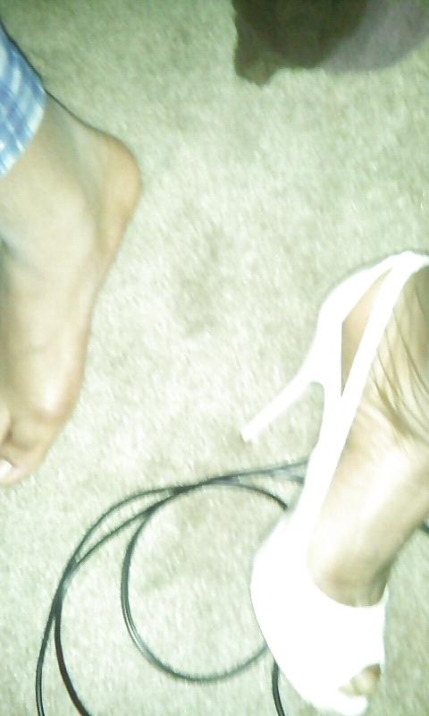 25P Stepmom's Heels and torn sheer pantyhose