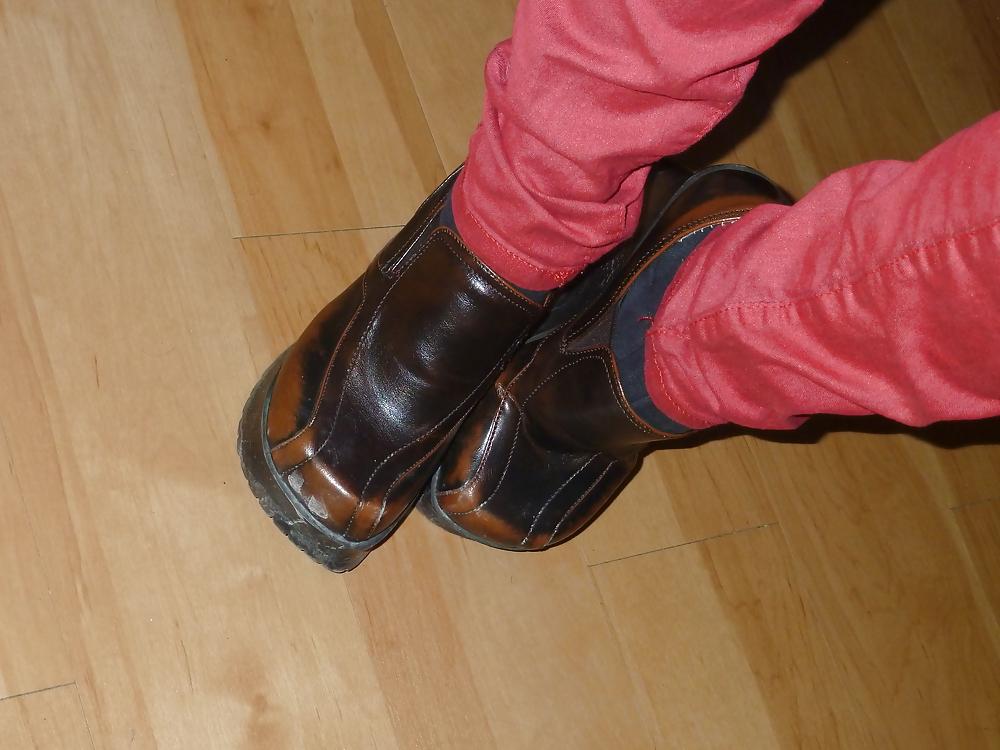 4P Babysitter with sexy shoes