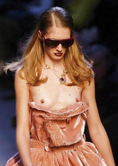 20P Downblouse Nip Slip 1 (boyaka)