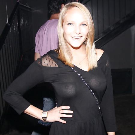 20P Downblouse Nip Slip 1 (boyaka)