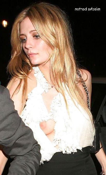 25P More Celebrity Pokies Oops Upskirt Nude