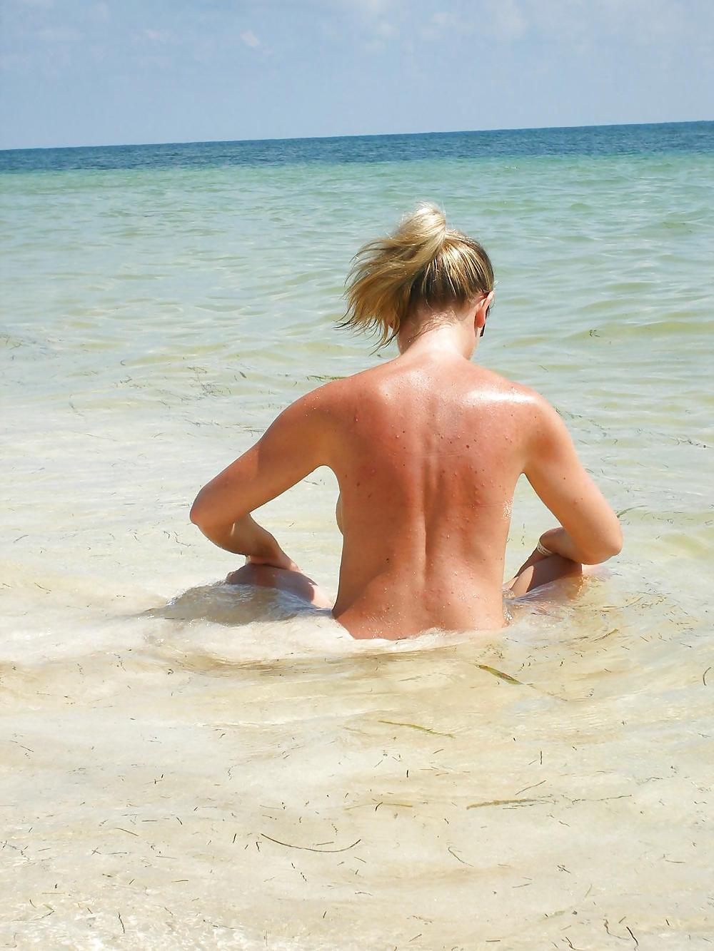 25P August Swinger Wife P1