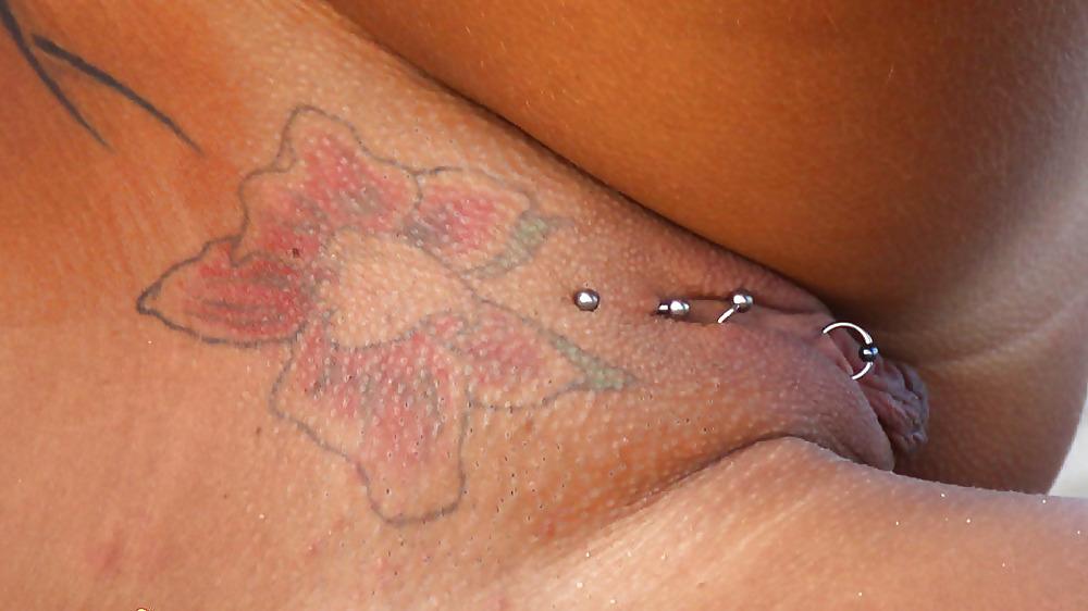 15P Girls with piercing 03