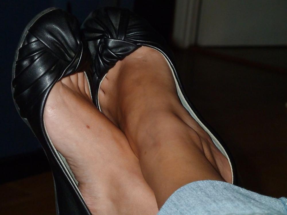 13P Babysitter sexy feet in ballerina