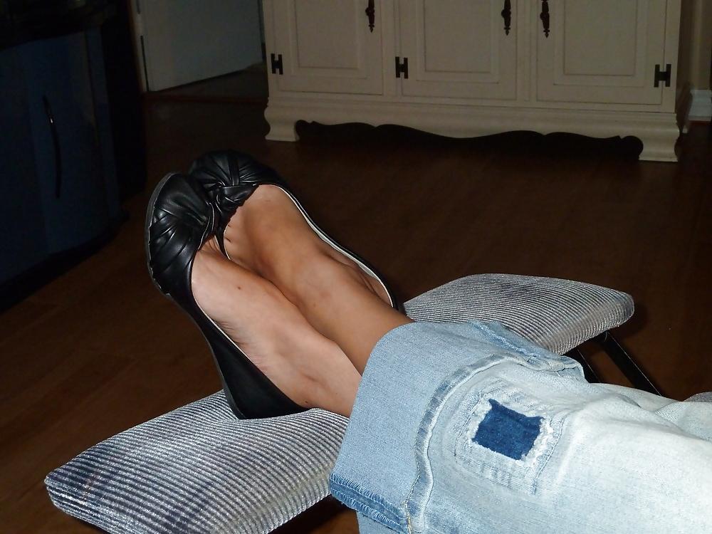 13P Babysitter sexy feet in ballerina