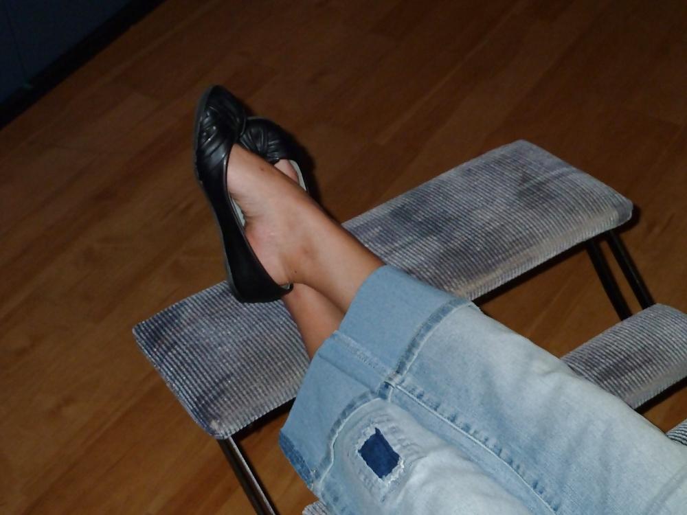 13P Babysitter sexy feet in ballerina