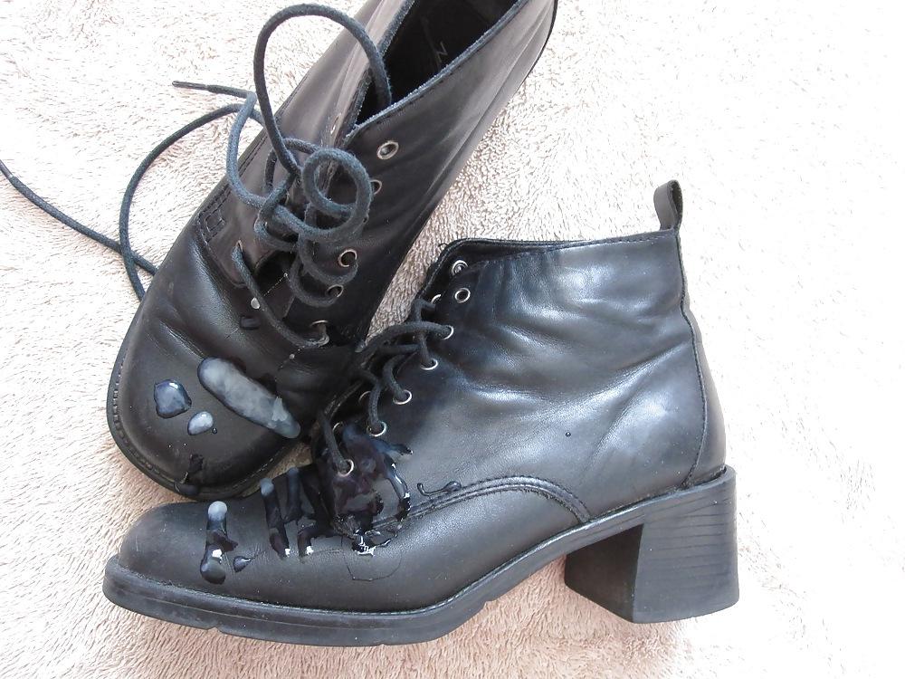 4P Black Leather Heeled Boots Cummed