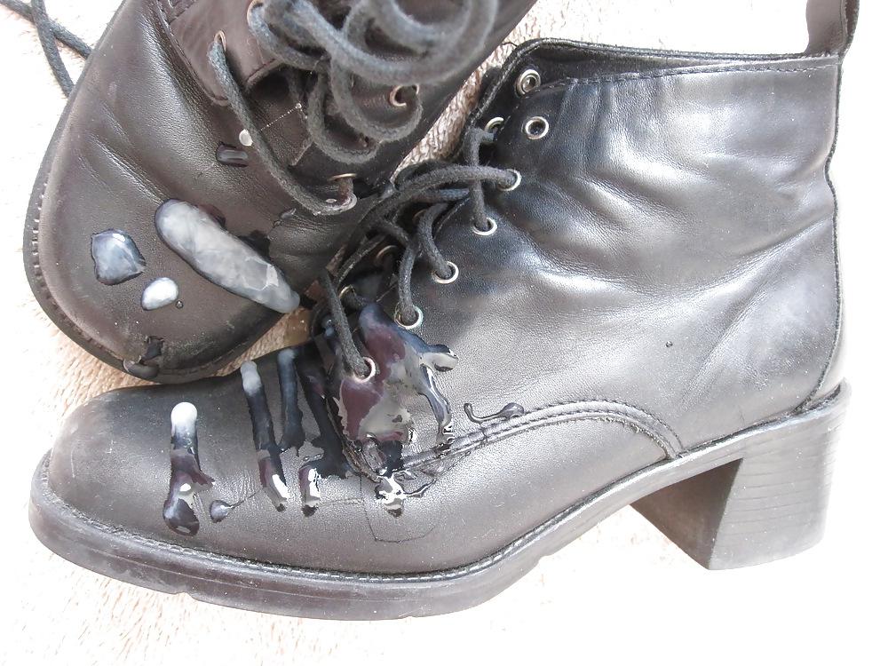 4P Black Leather Heeled Boots Cummed