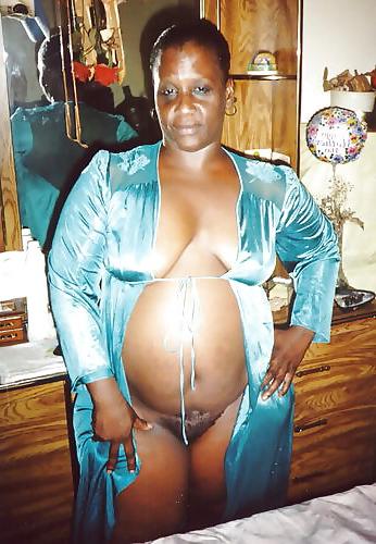 20P Big booty granny 1