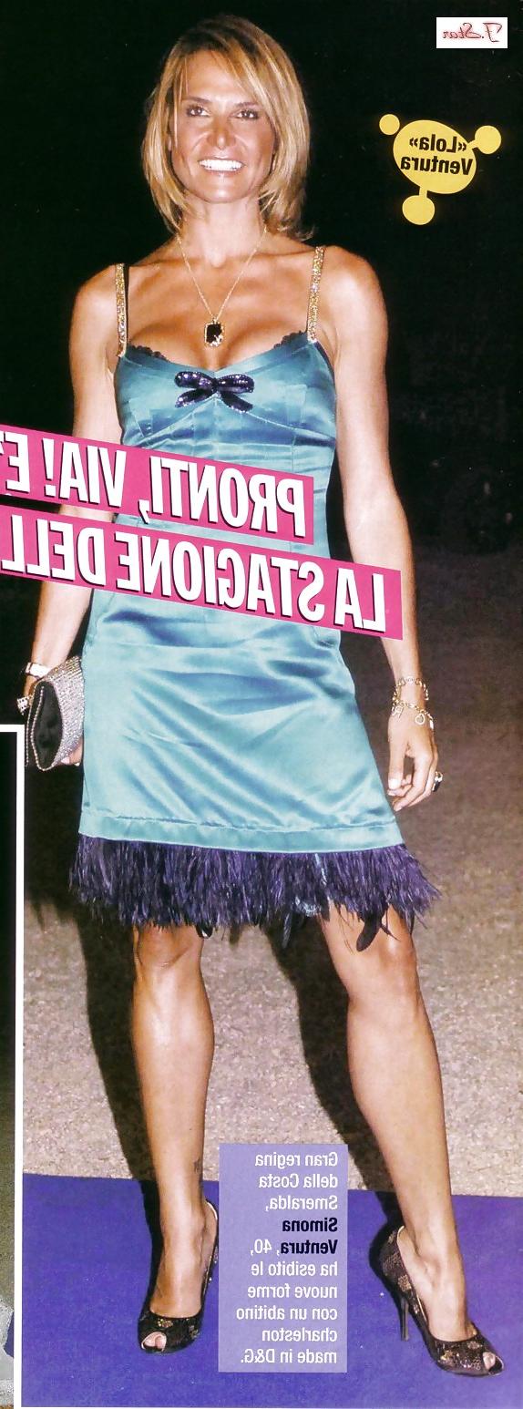 25P Simona Ventura Feet