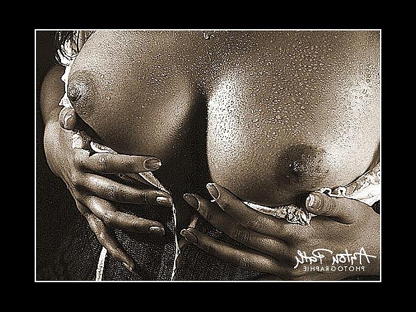 25P XES SEXY EROTIC NUDE HORNY LADIES IN BLACK&WHITE