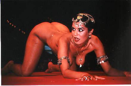25P Big boobs on all fours 80