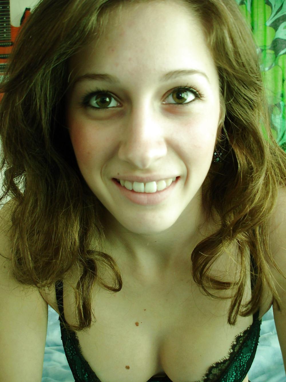 23P Amateur english babe