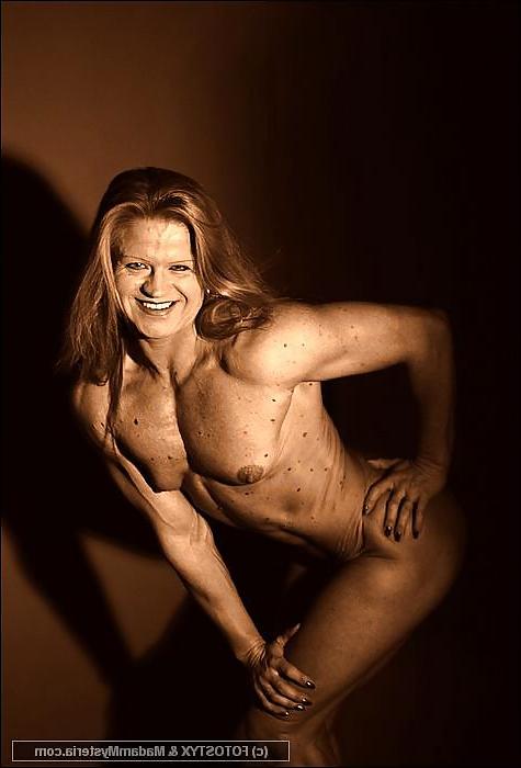 25P NUDE MUSCLE WOMEN FROM CZECH REPUBLIC