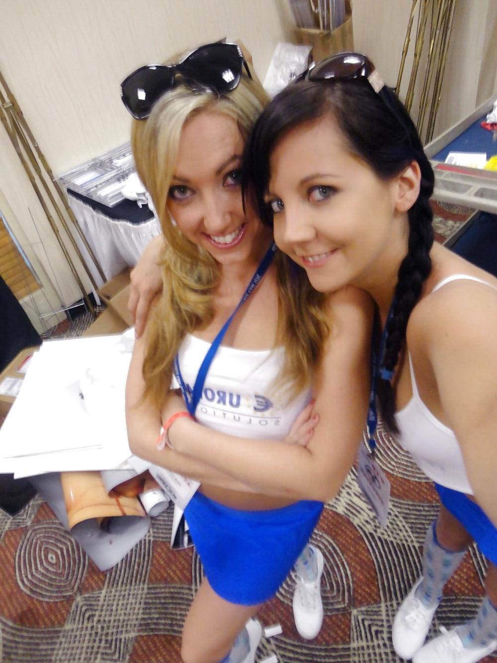 25P Hot Soccer Girls