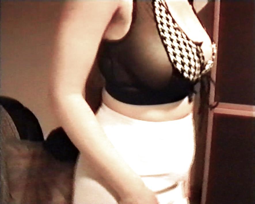 10P SAG - Babe's Big Voluptuous Boobs Black-Wht-Dot Bikini 06