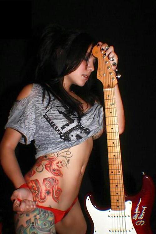 25P Hard Rocking Babes