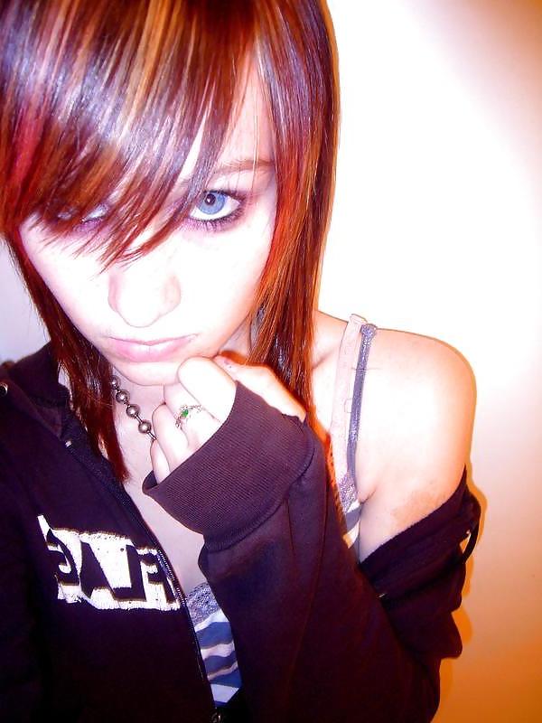 25P Super hot emo chick