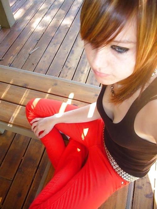 25P Super hot emo chick