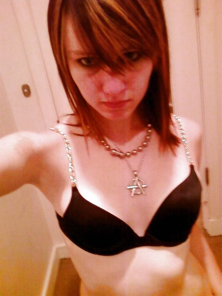 25P Super hot emo chick