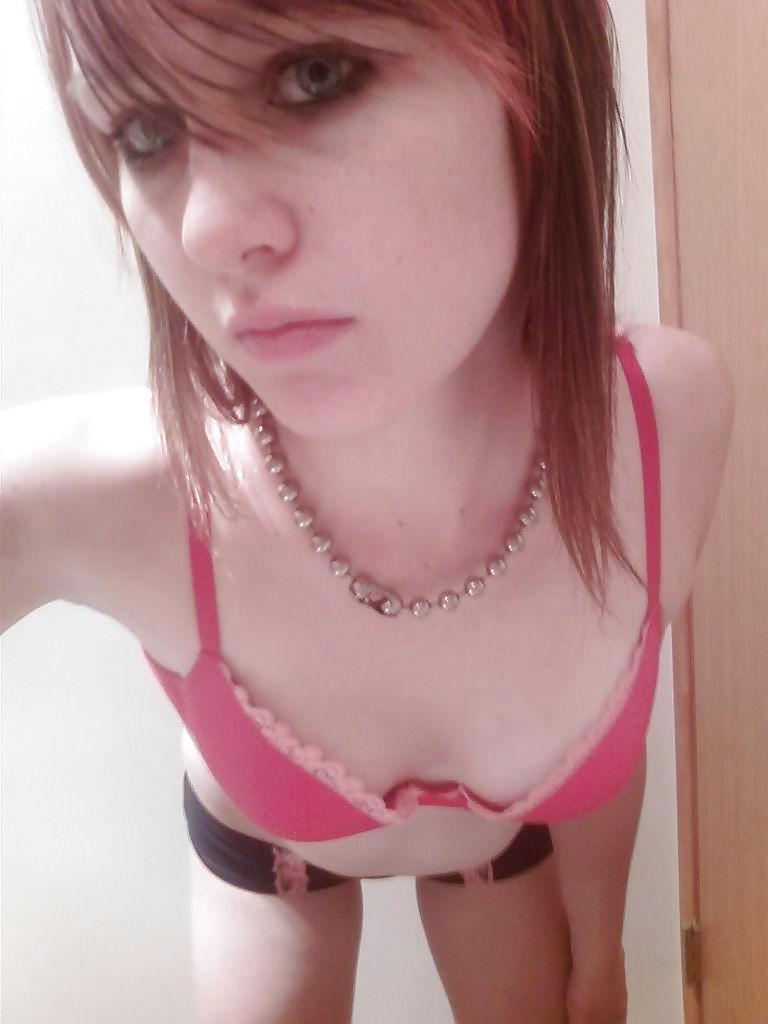 25P Super hot emo chick